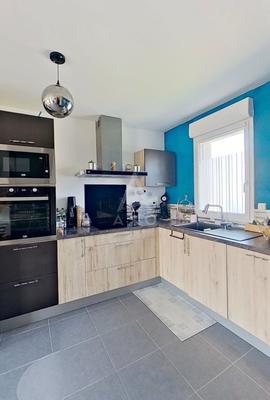 Maison - 95 m² - 5 pièces