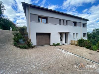 Maison - 199 m² - 7 pièces