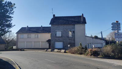 Maison - 440 m² - 16 pièces