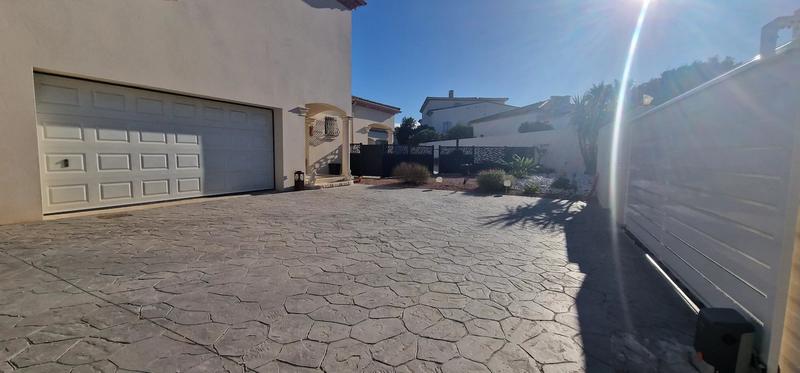 Villa - 291 m² - 7 pièces