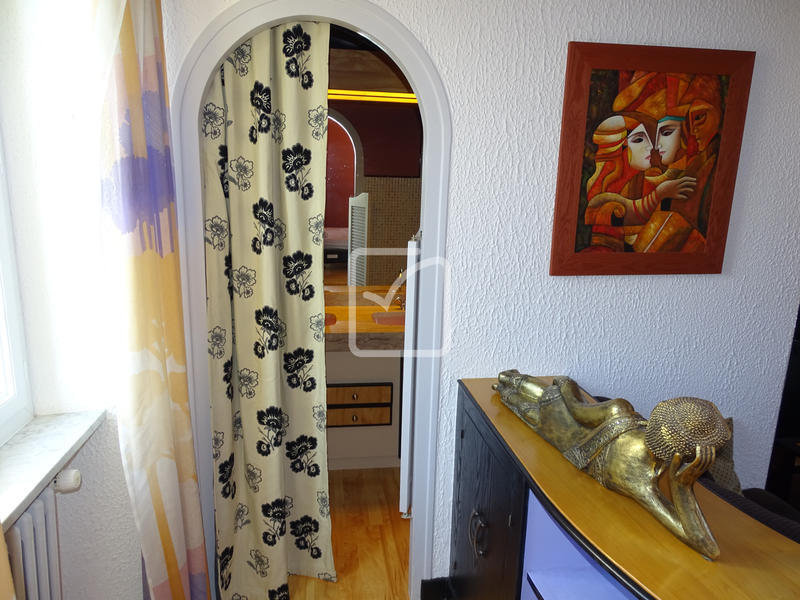 Maison - 233 m² - 8 pièces