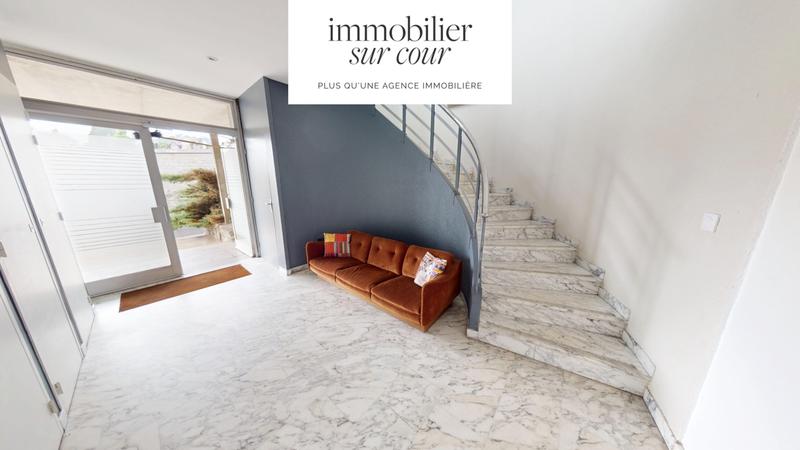 Local d'activité / Entrepôt - 326 m² - 20 pièces