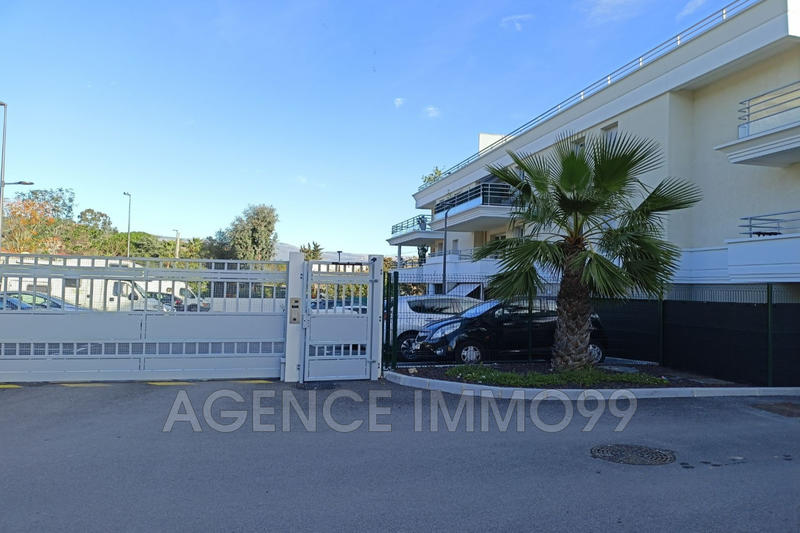 Parking / Garage - 13 m²