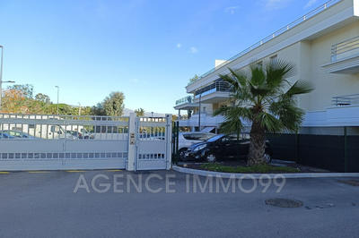 Parking / Garage - 13 m²