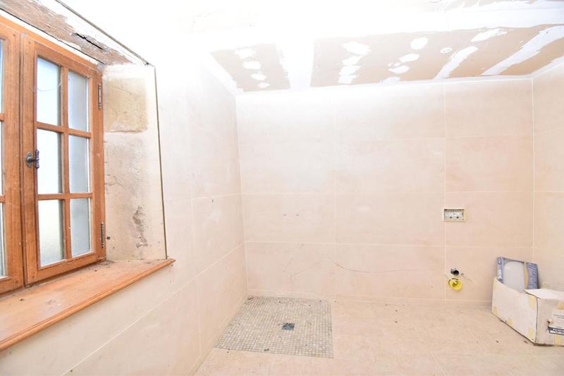 Corps de ferme - 1 260 m² - 14 pièces