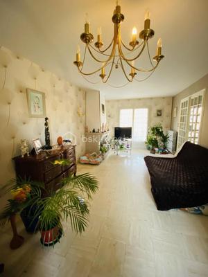 Maison - 152 m² - 6 pièces