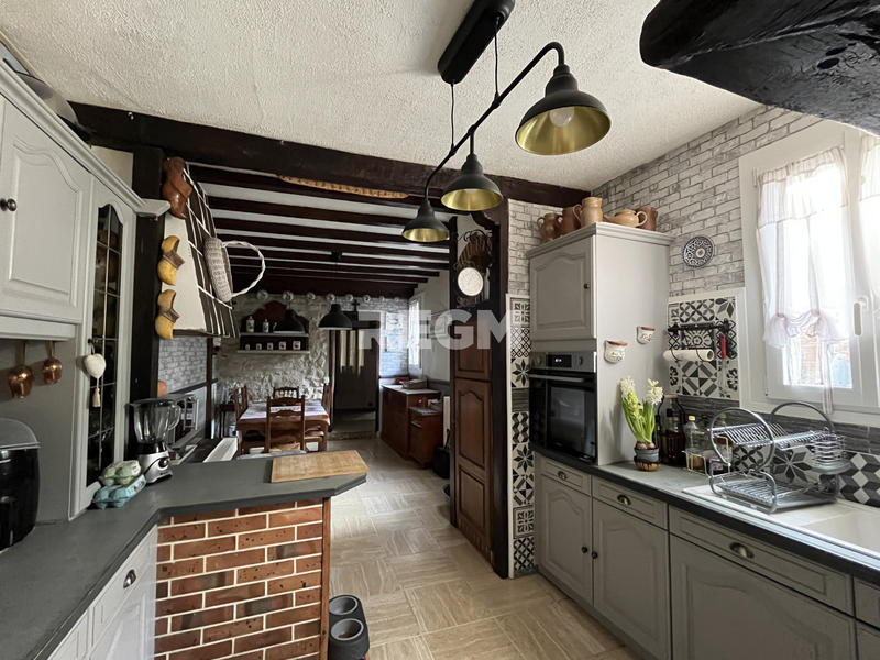 Maison - 230 m² - 8 pièces