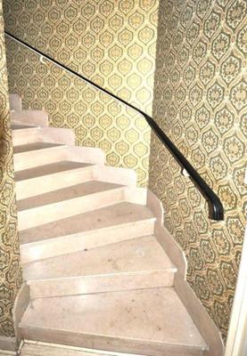 Maison - 300 m² - 8 pièces