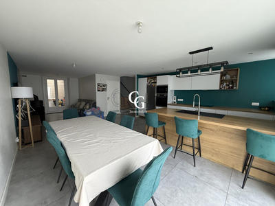 Maison - 145 m² - 6 pièces