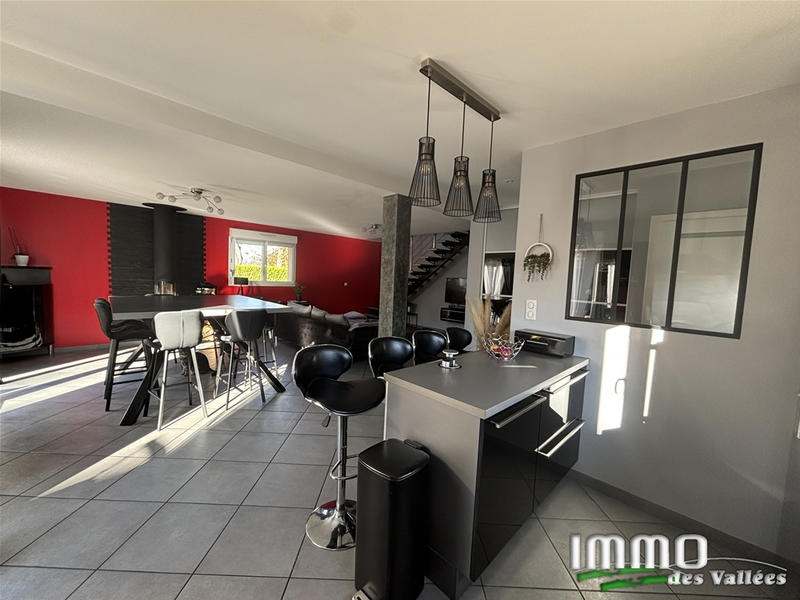 Maison - 145 m² - 6 pièces