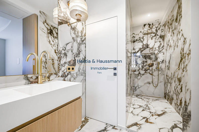 Appartement - 150 m² - 3 pièces