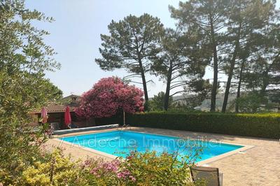 Maison - 195 m² - 8 pièces