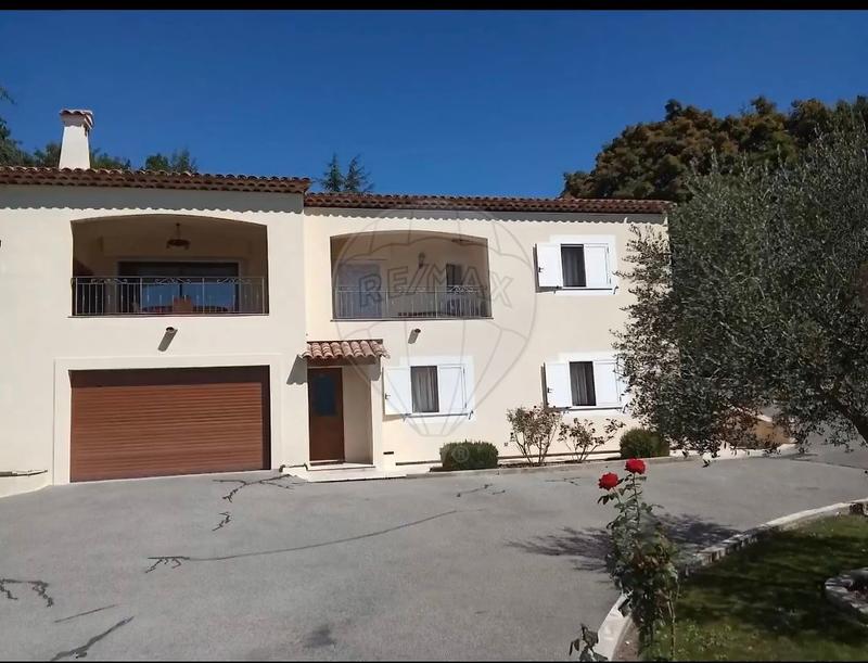 Maison - 182 m² - 4 pièces