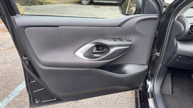 Toyota Yaris 1.5 Vvt-i 116h Hybrid e-Cvt Design - Première main Automatique