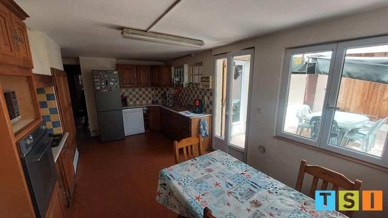 Maison - 400 m² - 16 pièces