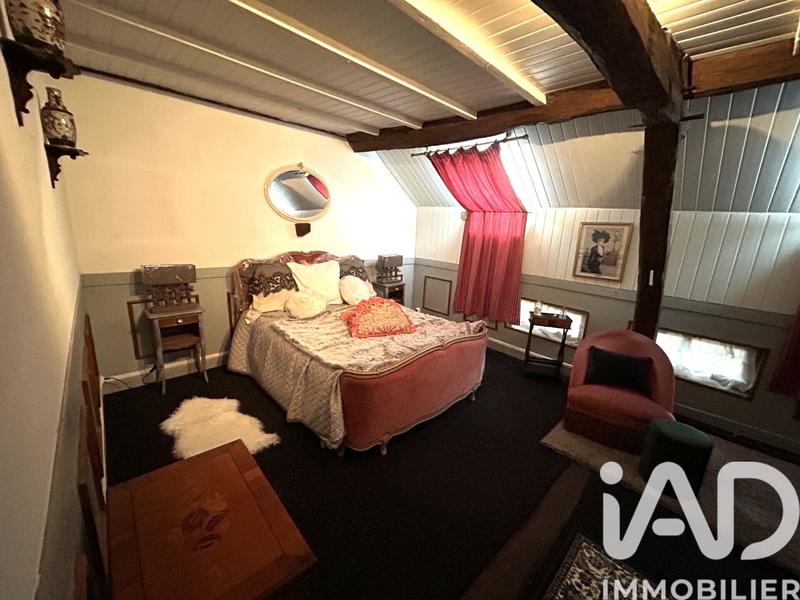 Maison - 255 m² - 16 pièces