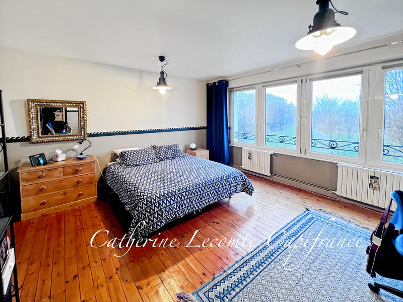 Maison - 180 m² - 8 pièces