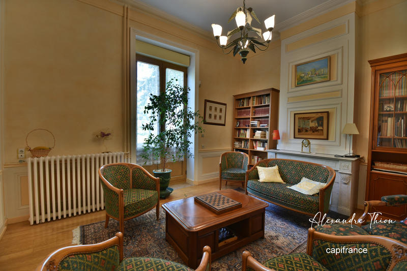 Maison bourgeoise - 361 m² - 12 pièces