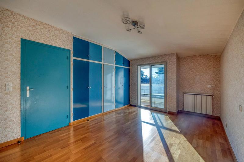 Maison - 207 m² - 8 pièces