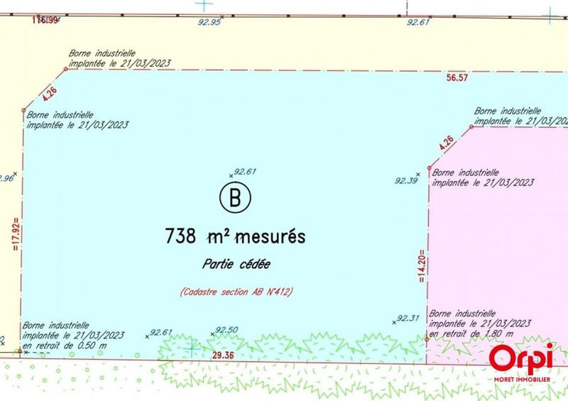 Terrain constructible - 738 m²