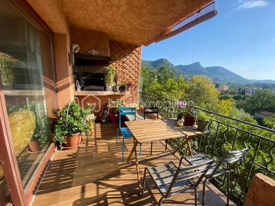 Appartement - 85 m² - 4 pièces