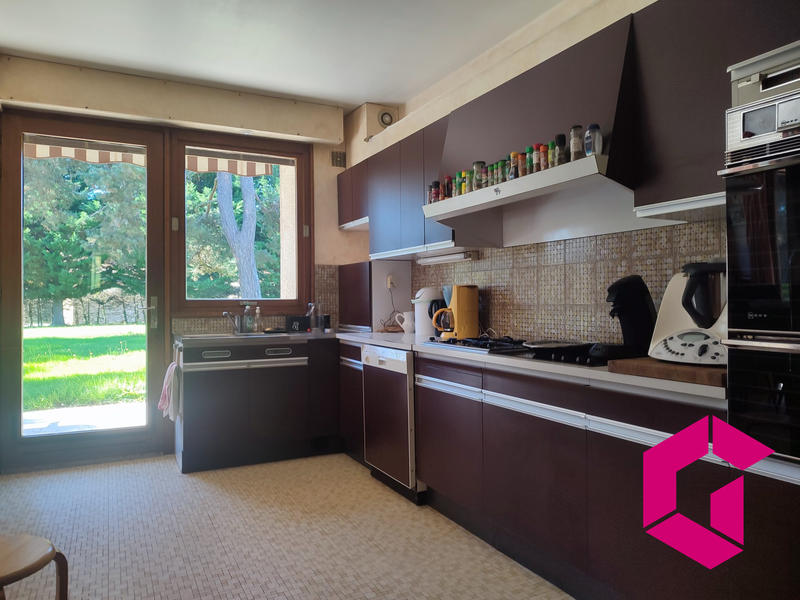 Villa - 250 m² - 11 pièces