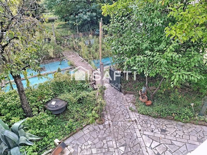 Maison - 93 m² - 6 pièces