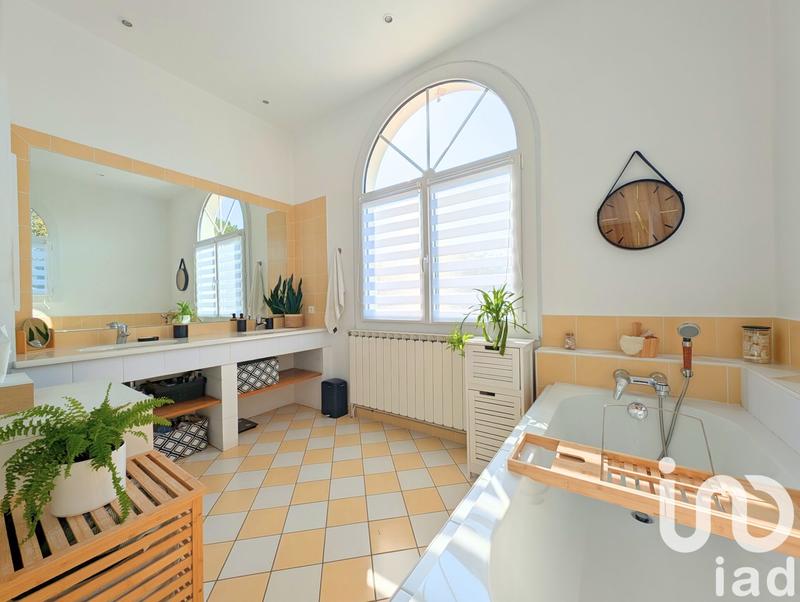 Maison - 200 m² - 5 pièces