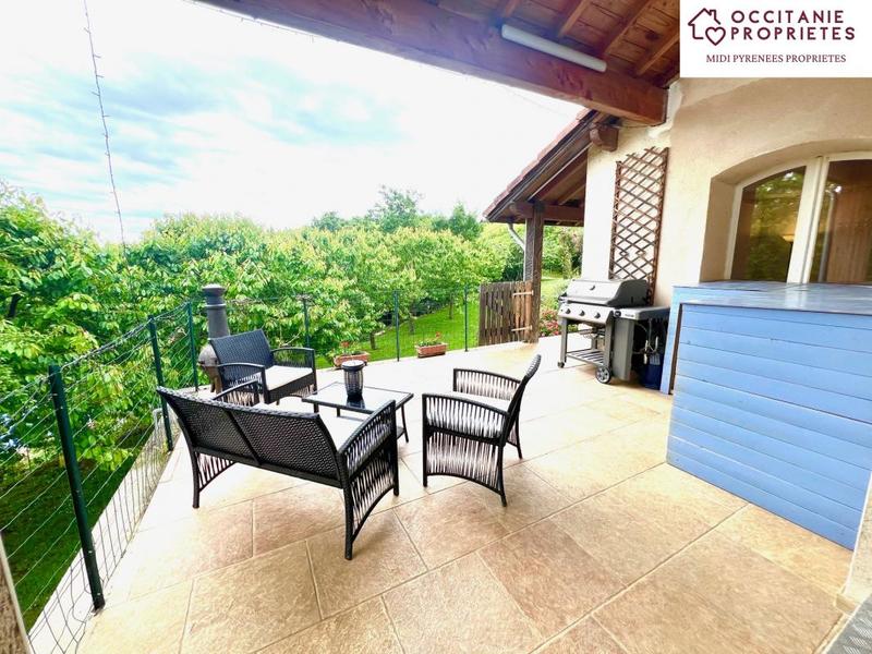 Propriété - 390 m² - 8 pièces