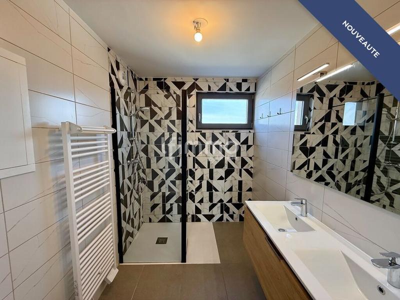 Loft - 121 m² - 5 pièces