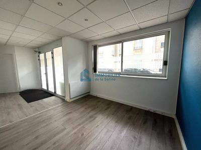 Bureau - 50 m² - 4 pièces