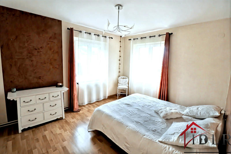 Maison - 179 m² - 9 pièces