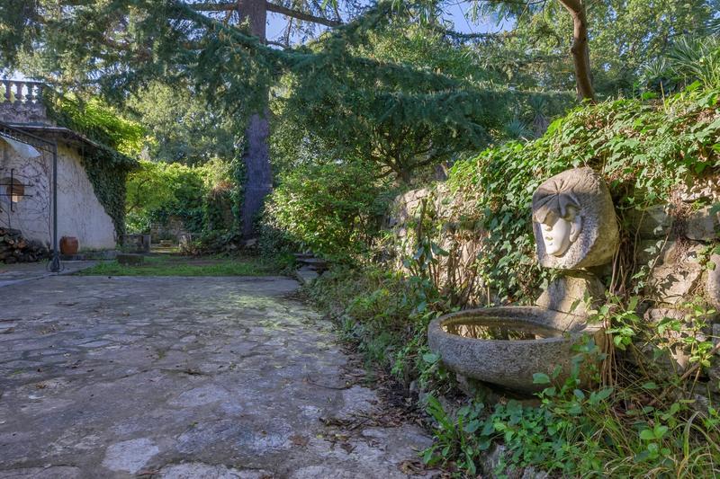 Maison - 240 m² - 10 pièces