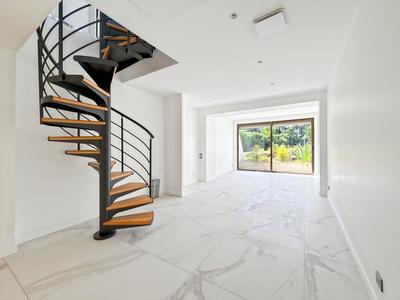 Appartement - 270 m² - 6 pièces