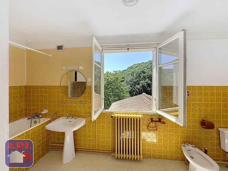 Maison - 230 m² - 6 pièces