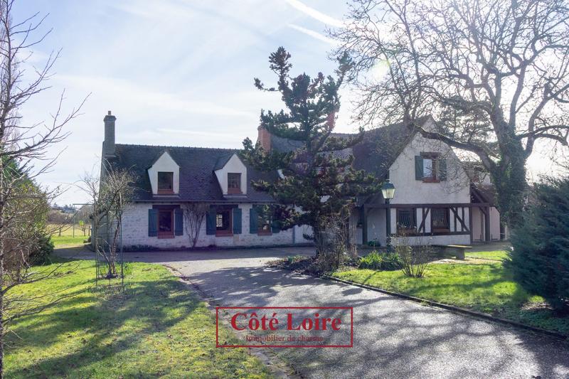 Maison - 230 m² - 8 pièces