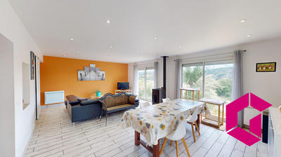 Maison - 99 m² - 4 pièces