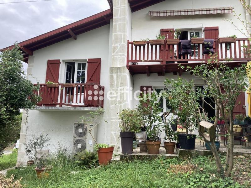 Appartement - 105 m² - 4 pièces