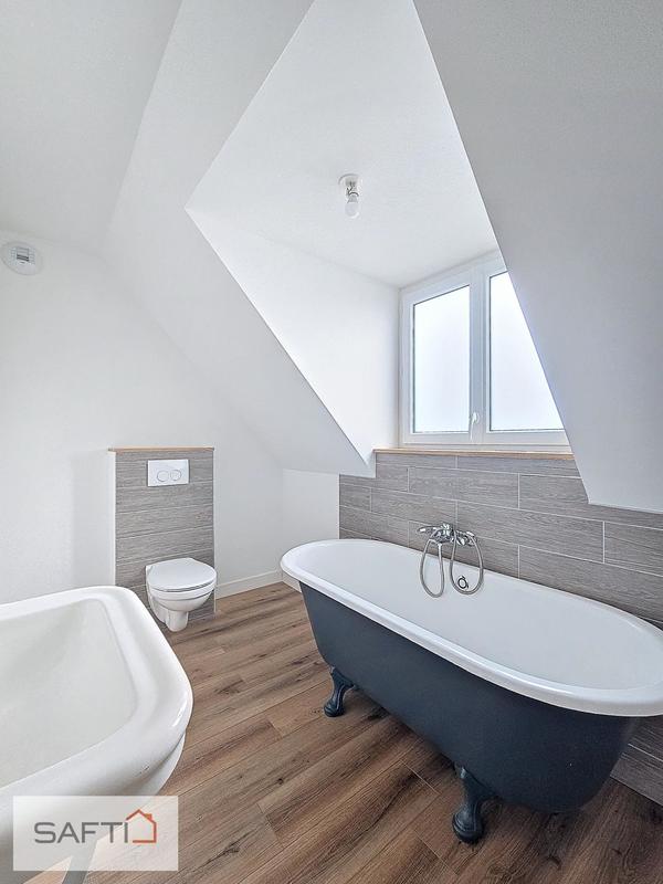 Maison - 197 m² - 9 pièces