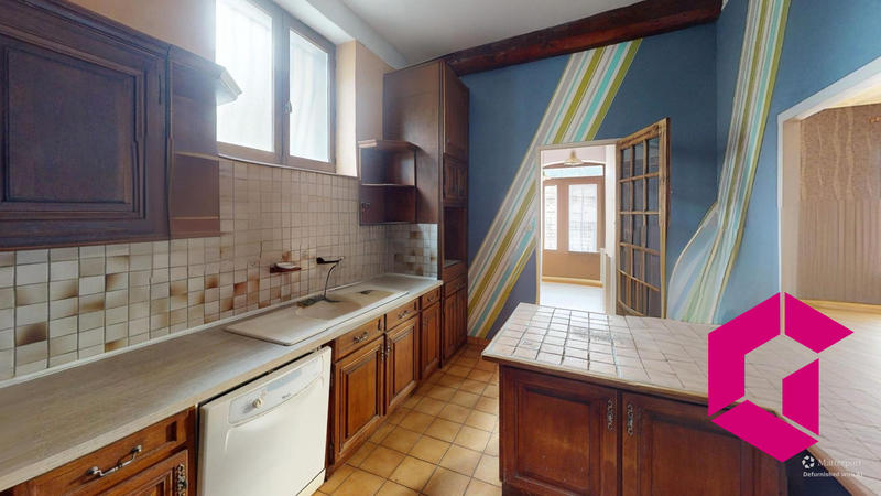 Maison - 217 m² - 9 pièces