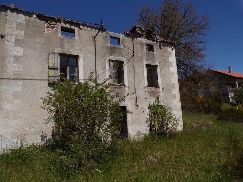 Terrain constructible - 1 078 m²