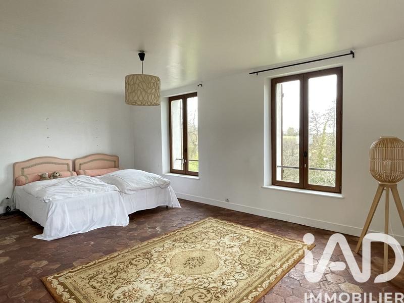 Maison - 210 m² - 7 pièces