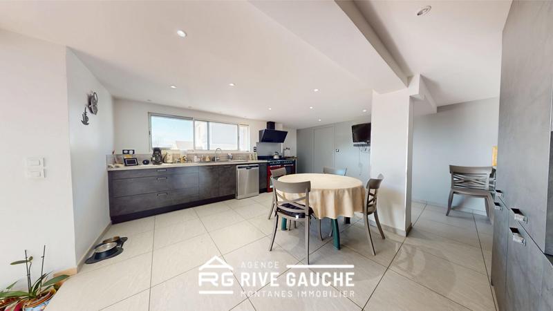 Maison - 192 m² - 6 pièces