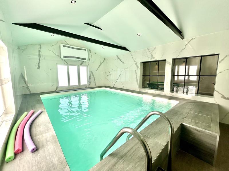 Maison - 296 m² - 6 pièces