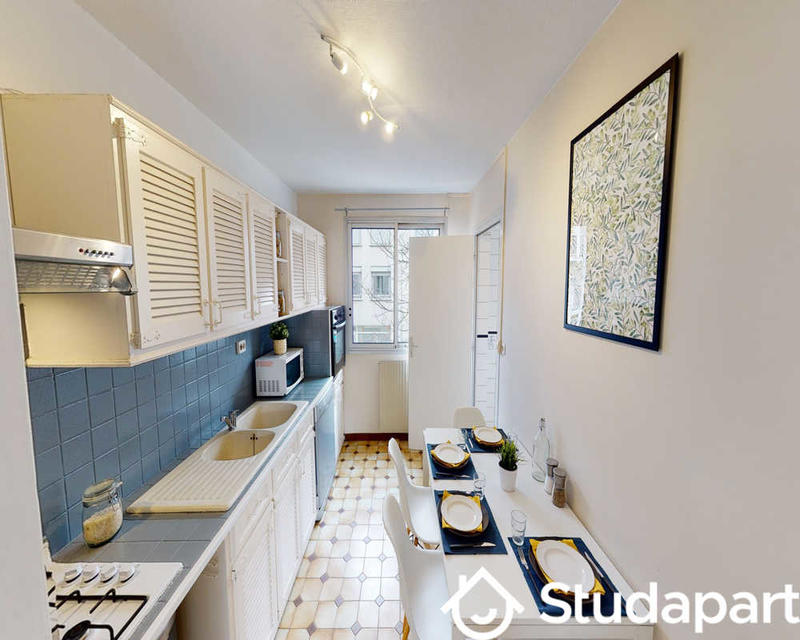 Chambre - 80 m² - 1 pièce