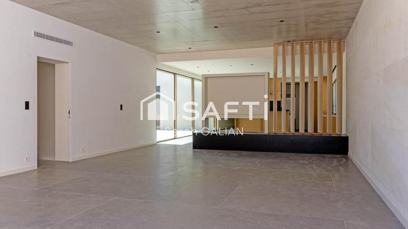 Maison - 270 m² - 5 pièces