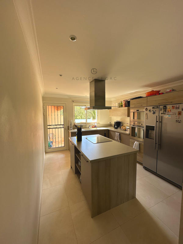 Villa - 196 m² - 5 pièces