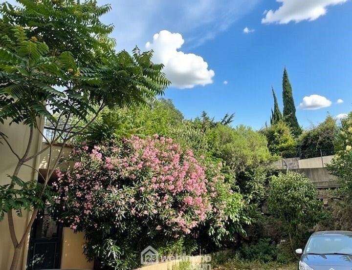 Maison - 185 m² - 8 pièces