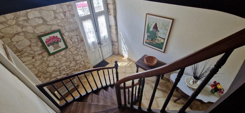 Maison - 200 m² - 6 pièces