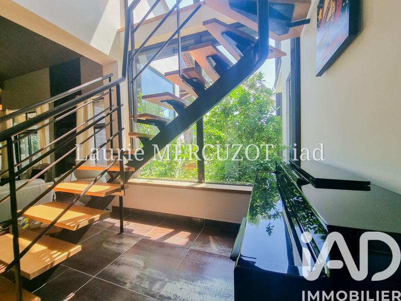 Maison - 260 m² - 7 pièces